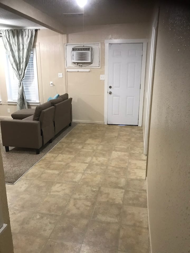 # 1 Downtown Apartment - Amarillo