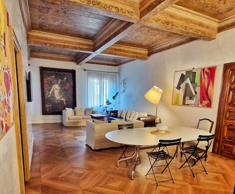 HT® - Painter's House in Piazza delle Erbe