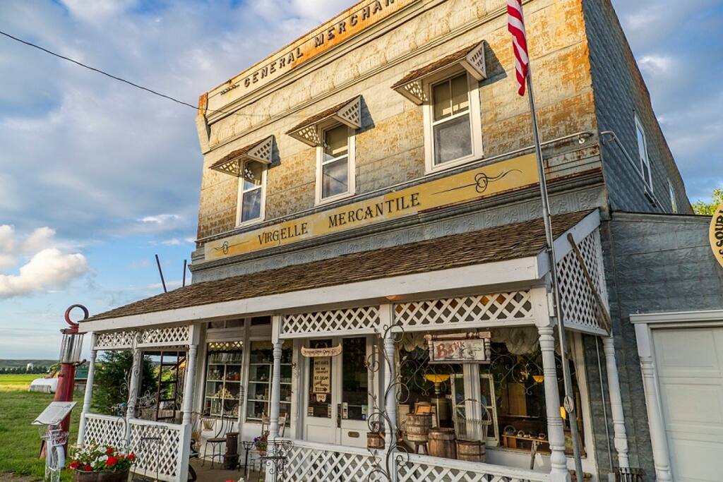 Virgelle Merc Antiques & Accommodations