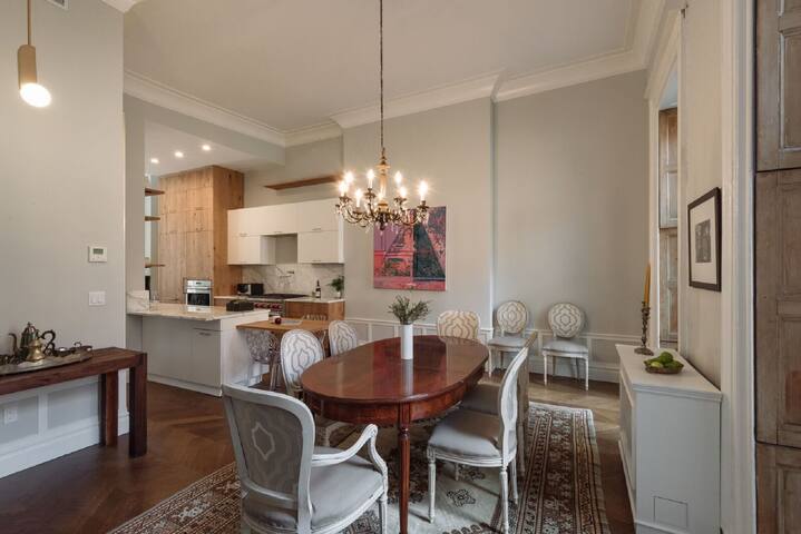 Greenwich Village Townhome with Private Garden! gallery image 5