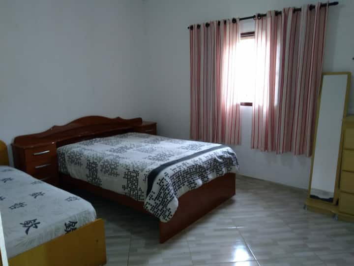 Schlafzimmer 2