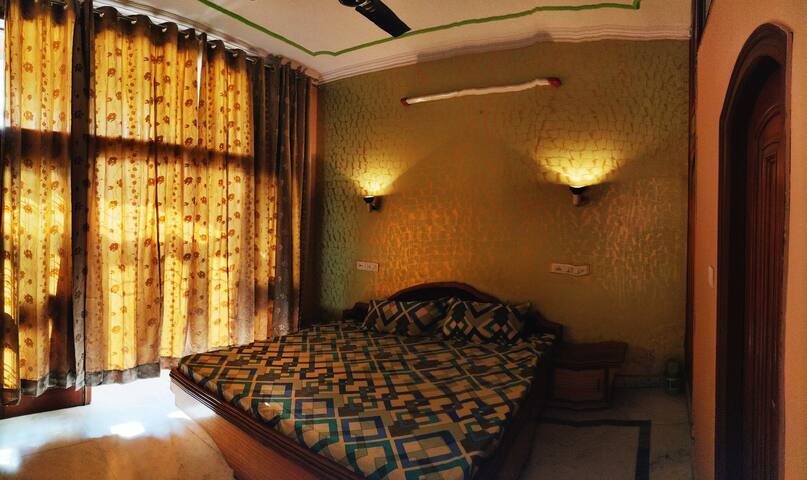 Amazing 2 Bedroom Apartment with Lake & Park View.