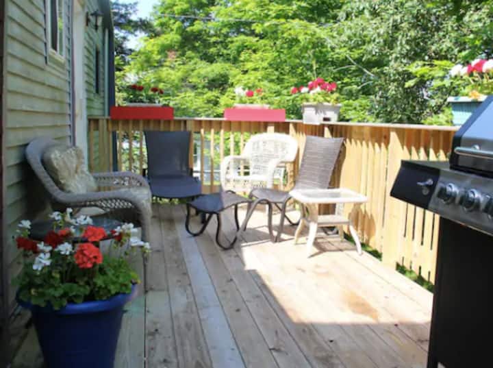 2 homes, side by side, Sleep 16, Walk to water. Houses for Rent in