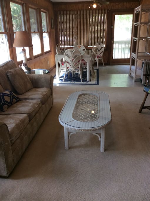 Carolina Porch with TV and dining table for 6