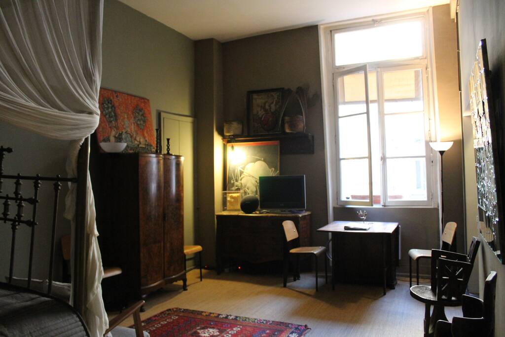 Entry of the apartment large window with lot's of daylight facing south