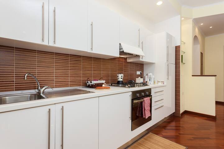 Splendid apartment 5 min walk from St Peter's