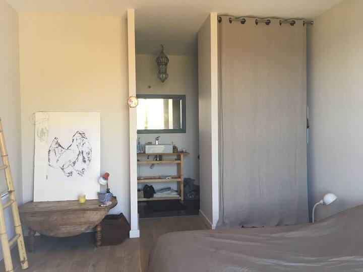 spálňa, manželská posteľ