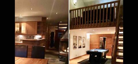 Ski in/out, directly at the house. 14 beds. 150m2.