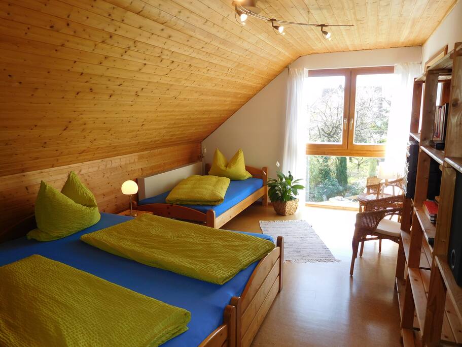 Zimmer 1 Doppelbett 2,20m x2,00m 1 Einzelbett