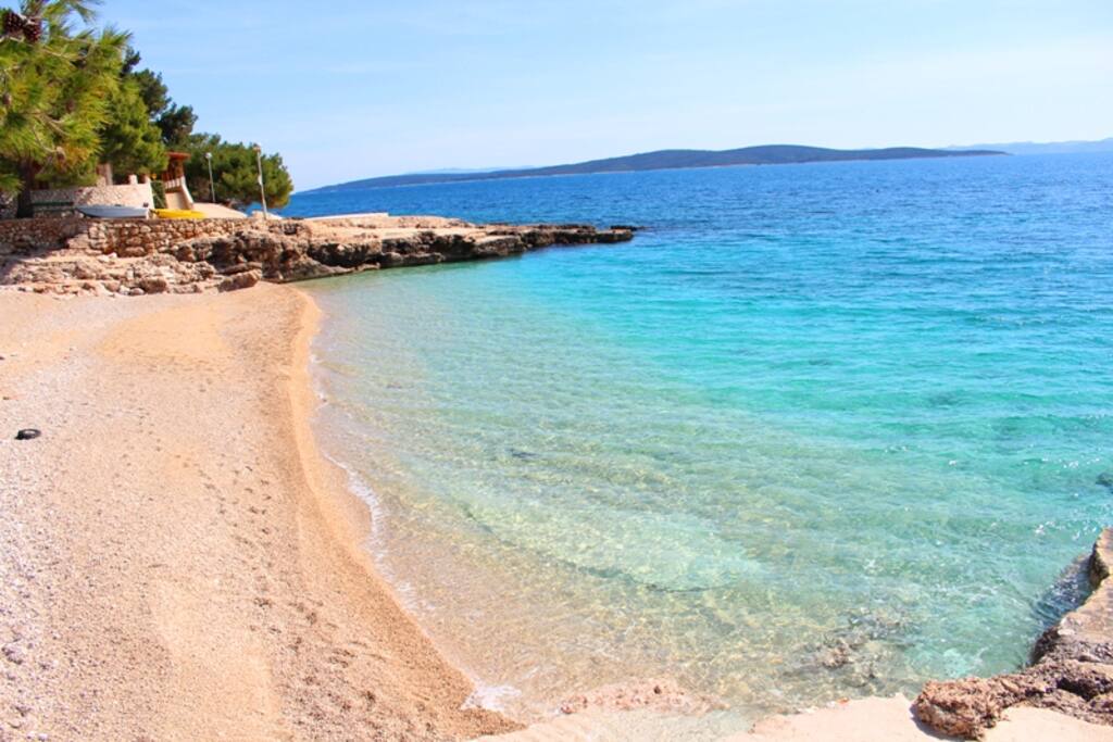 Beach 100 meters from apartment