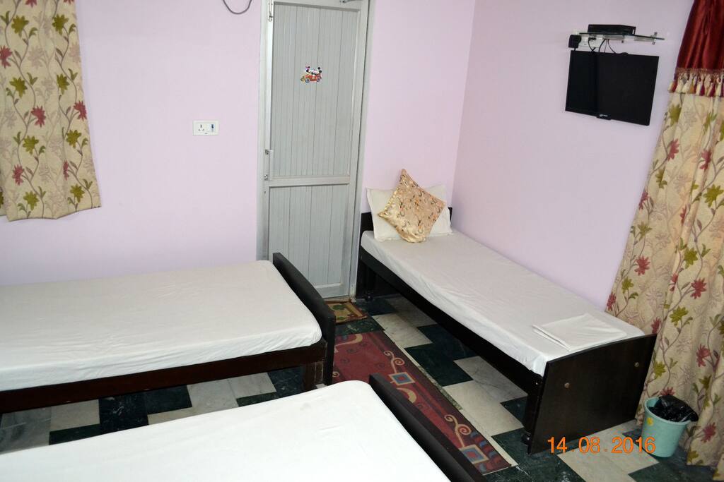 3 beds