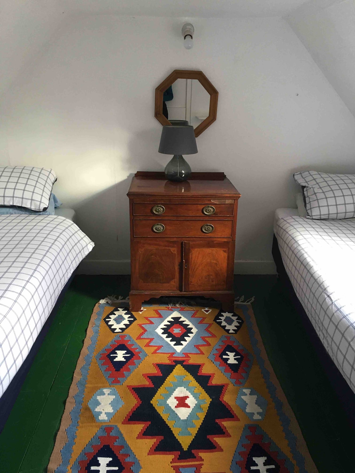 El dormitorio 1 es una habitación doble que contiene dos camas individuales. 