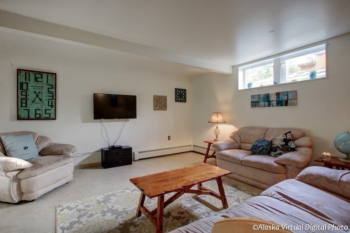 Guest suite in Anchorage · ★4.77 · 2 bedrooms · 2 beds · 1.5 baths