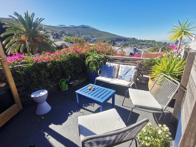 Cosy family House trendy area gallery image 3