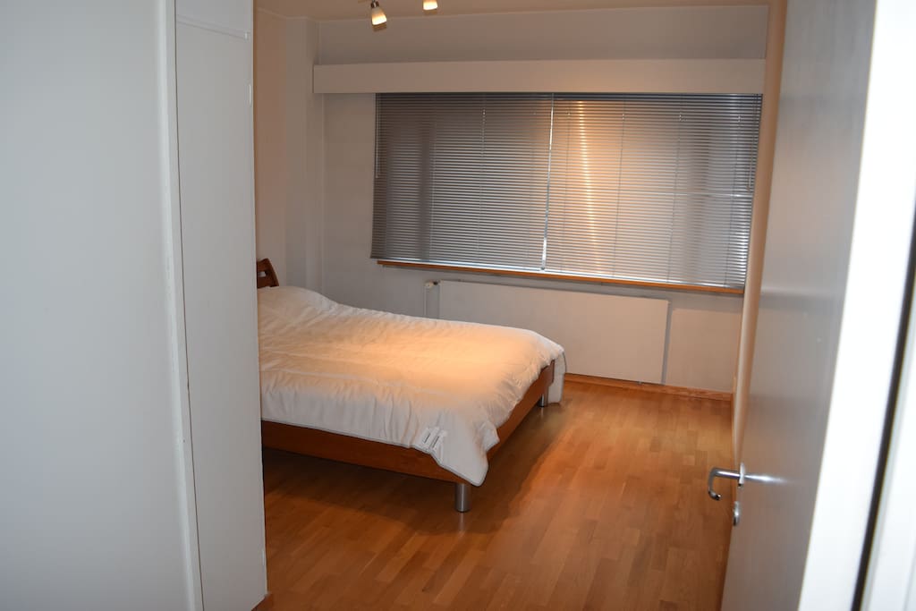 Bedroom with king size bed
