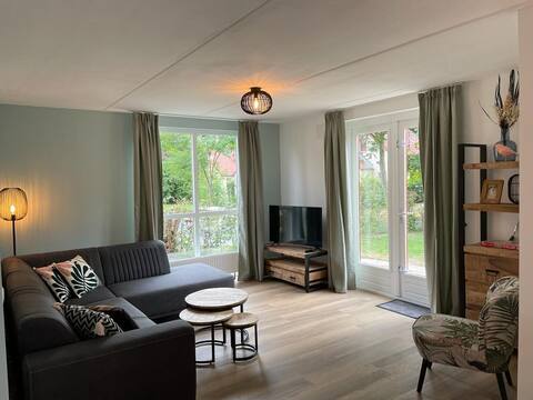 Successful Airbnb property: 6-person vacation home on a lovely recreational lake in Ewijk Vording 3