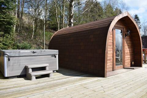 Honeybee glamping pod with hot tub