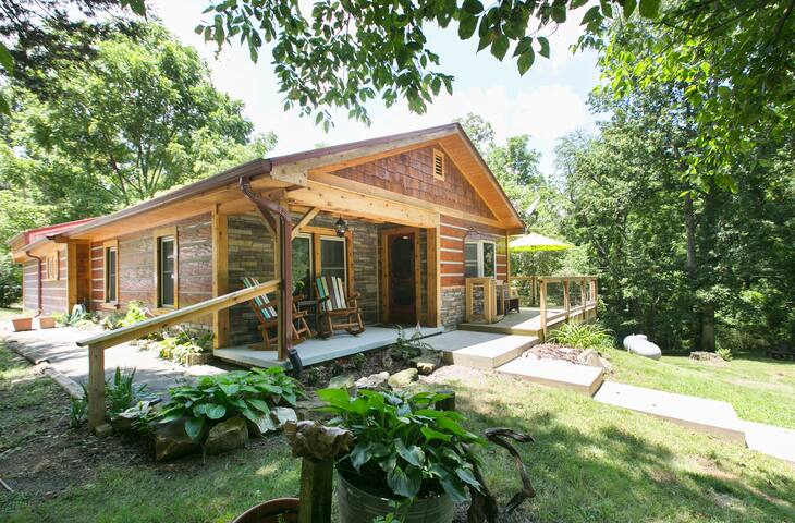Hip Asheville “Cabin-Esque” Getaway – 3 Bdrm’s