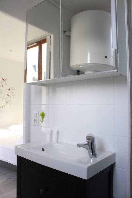 Modern bathroom