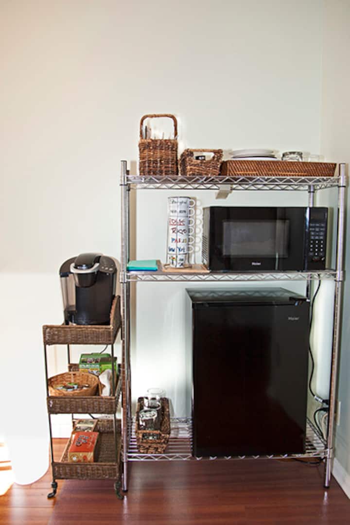 Century City Adjct. Charming Studio - Los Angeles, CA