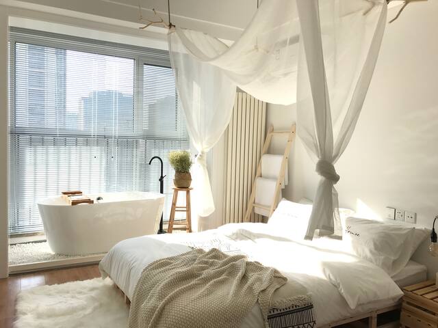 【未晚·柒·云水谣】CBD万达|热水浴缸|高清投影|高级公寓住宅|近五四广场 | 连住优惠~