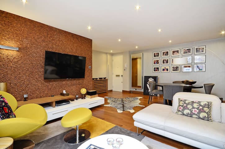 Luxury 2B 2BA flat near Oxford St.