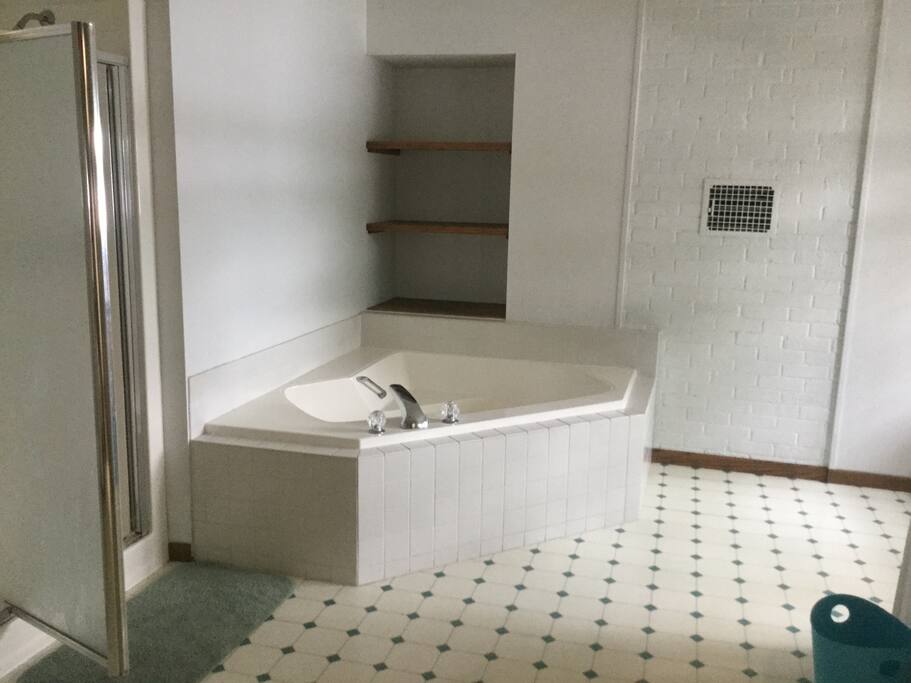 Jetted tub master bath