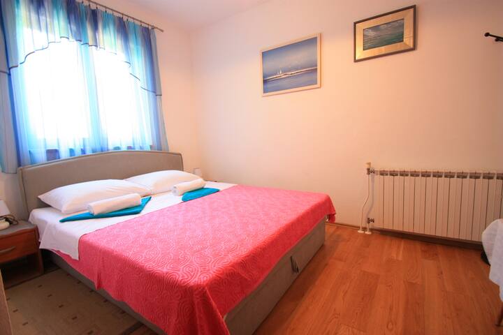 غرفة النوم 1