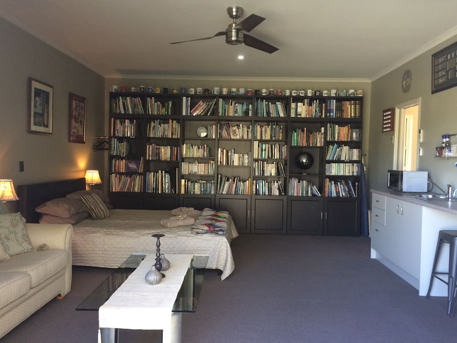 Guest space with extensive library