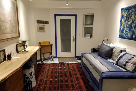 Quiet and Charming Studio in Boulder