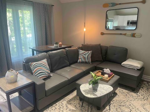 Top Airbnb: Cozy updated cottage steps away from Cawaja beach in Tiny