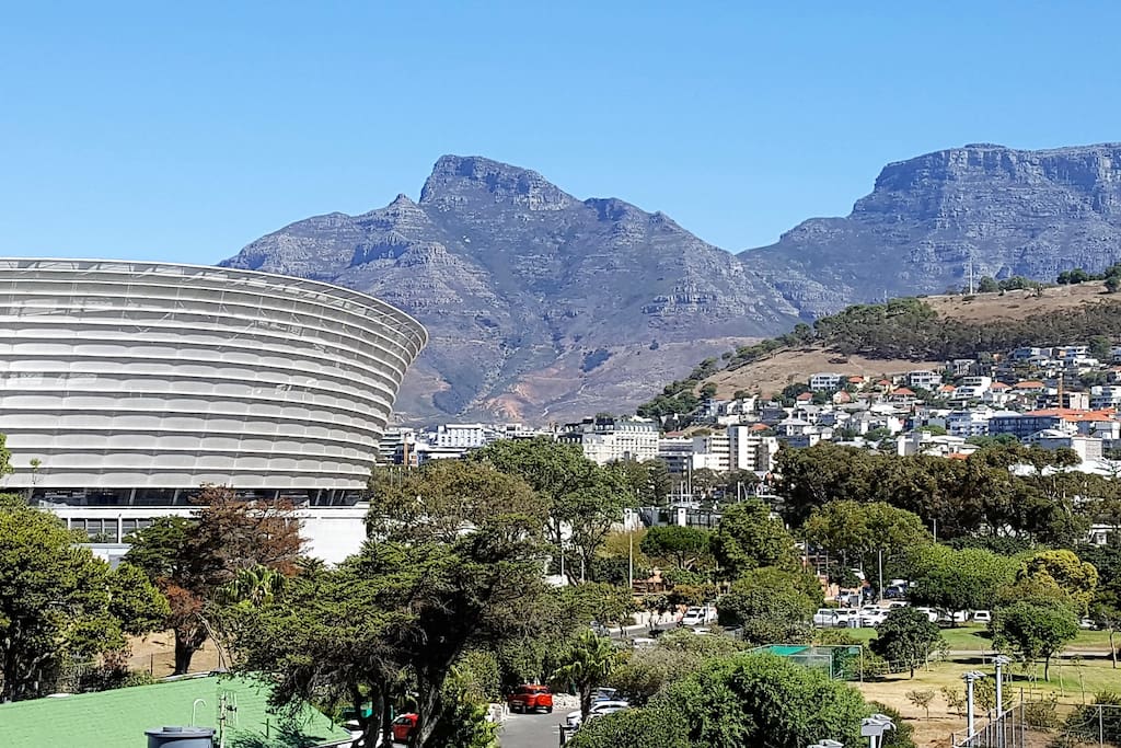 Spectacular Views - Mountain and Stadium
