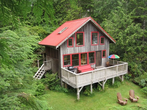 Ocean Dream Waterfront Cottage Tofino
