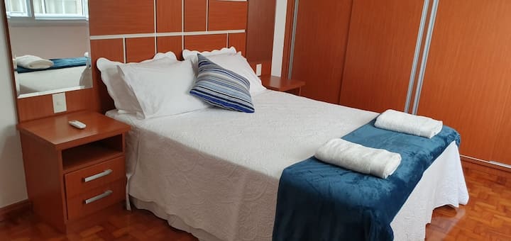 SUITE 2

Double suite with accommodation for 2 people in queen bed with full trousseau.
(vyumba vyote ni vyumba vyenye kiyoyozi)