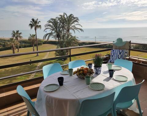 Gavamar Castelldefels Beachfront Apartment