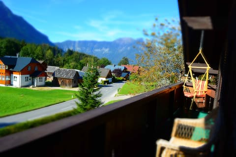 Gorgeous Traditional Family House & Mountain View