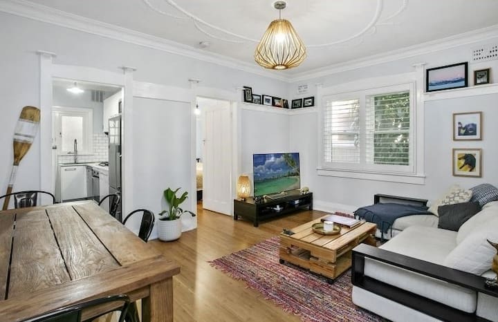 "Beautiful Unit, In The Heart Of Manly" - Manly