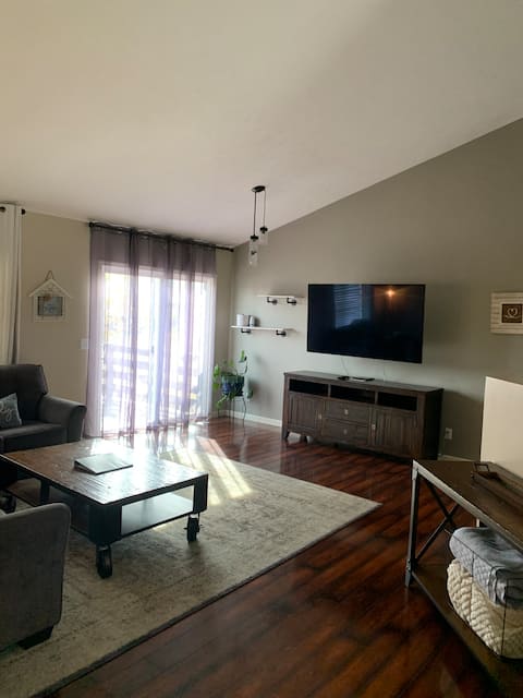 OHANA - Quiet 3 bed 2 bath  Home w/ quick commutes