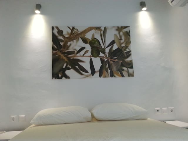 4 bedroom house with seaview up to 8 guests (