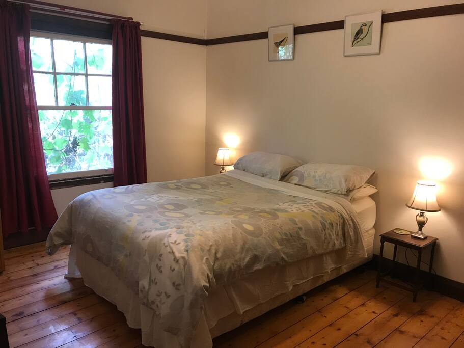 Guest bedroom