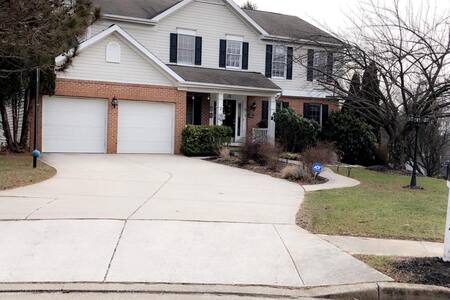 Private, Quiet, Comfy, Clean basement of House