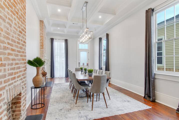 Beautiful Italianate | 5 Ensuite Baths gallery image 4