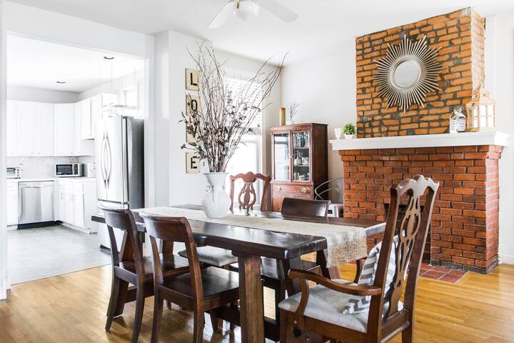 Eclectic Short North Escape. FREE Parking! gallery image 5