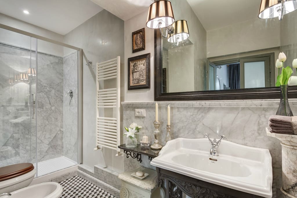 Master bathroom, Enjoy the beginning and end of your day in complete comfort