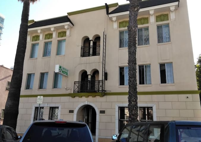 Greenleaf Hotel (Regular Room)