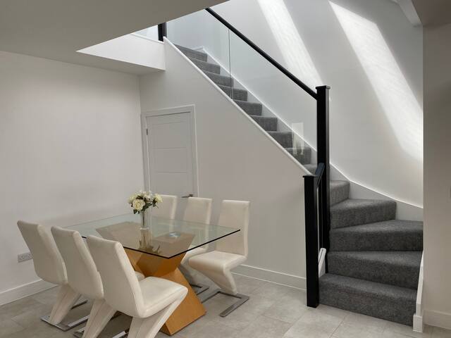 Perfect 4 bedroom 2 bathroom Home gallery image 4