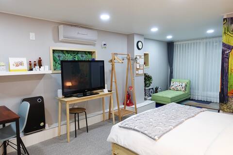 Hongdae Stn 3 Min spacious and clean room terrace