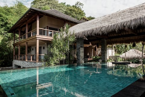 Casa Alang Alang