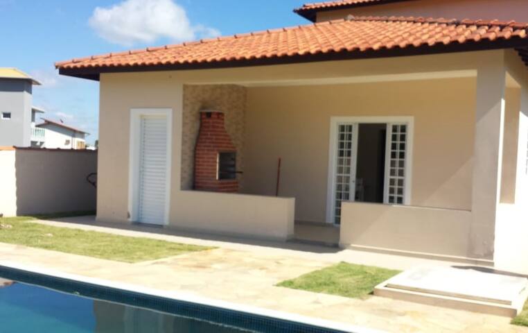 CASA SUPER NOVA COM PISCINA E CHURRASQUEIRA