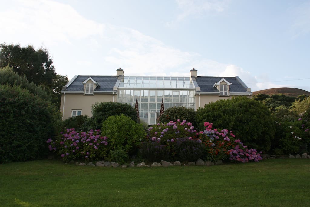 THE GLASSHOUSE Houses for Rent in Annascaul, County Kerry, Ireland